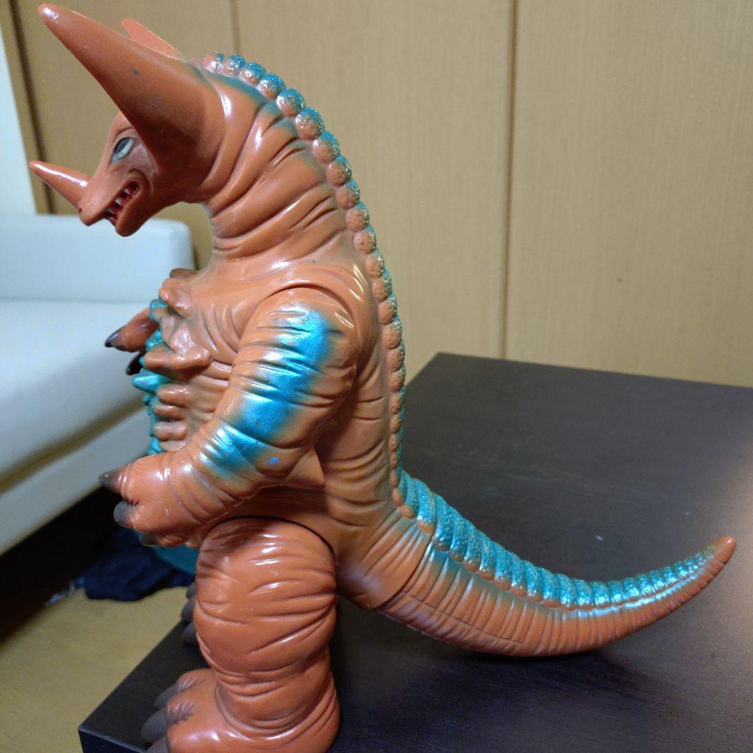 ジャイアントゴモラソフビフィギュア