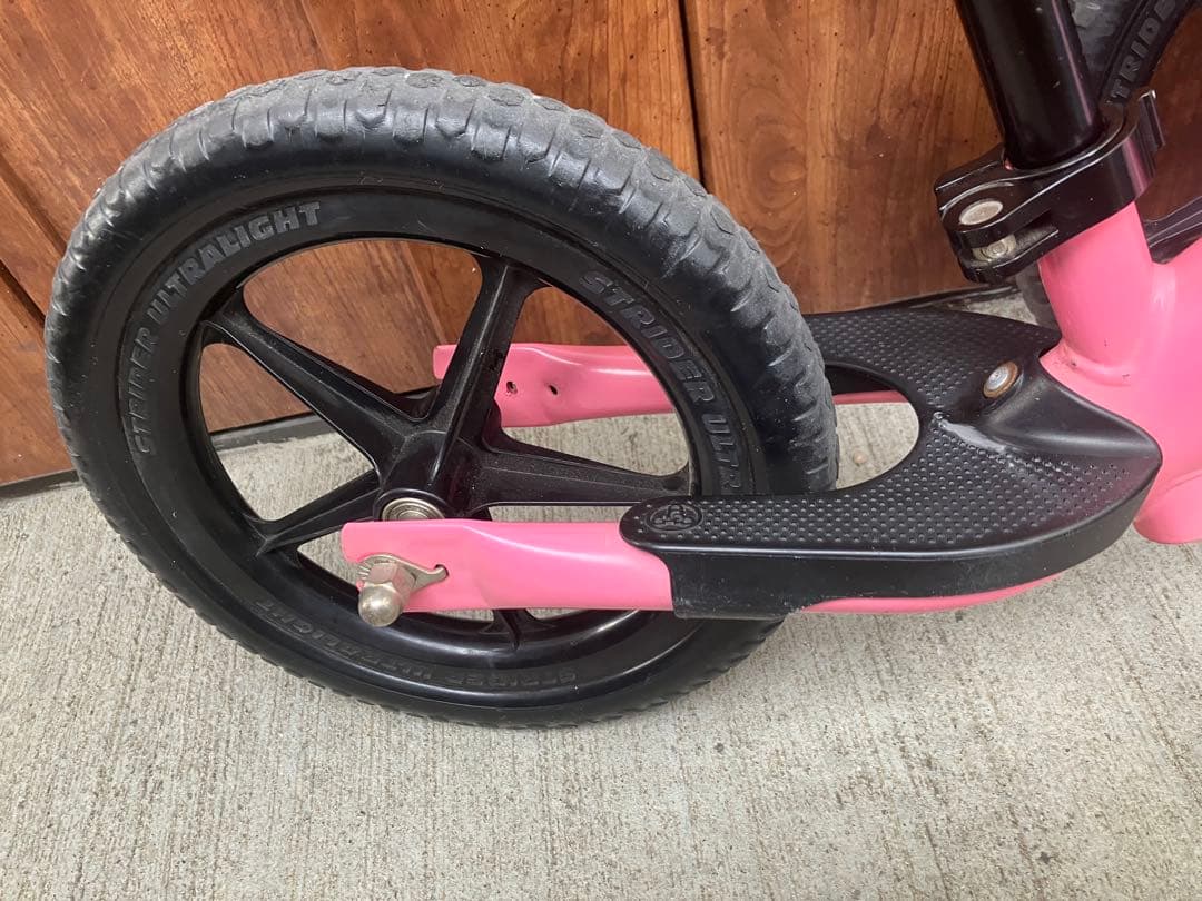 STRIDER バランスバイク ピンク 12インチ　中古