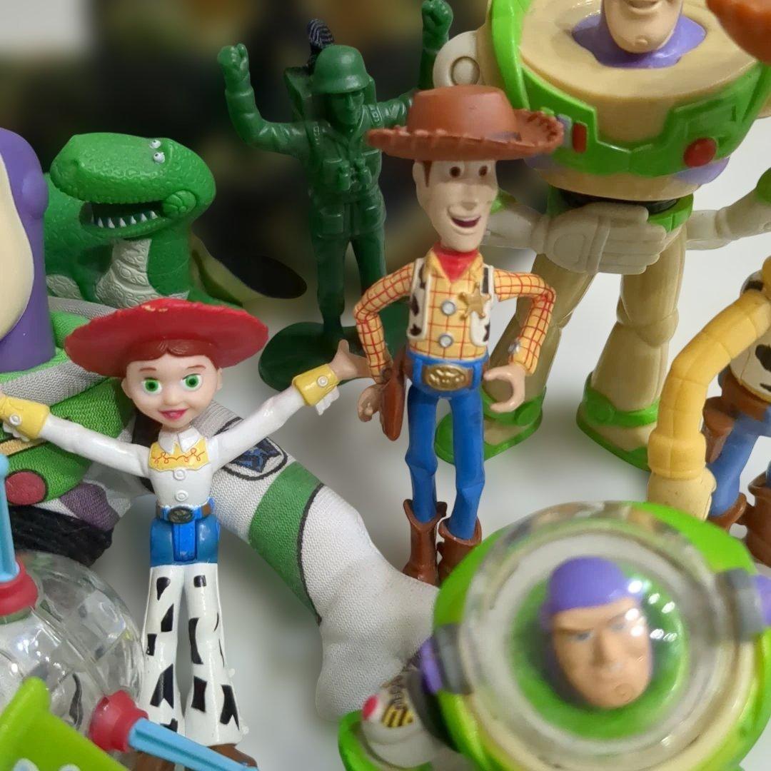 希少【中古】ディズニーピクサー　トイ・ストーリーフィギュア　バズ　ジェシー　ハム