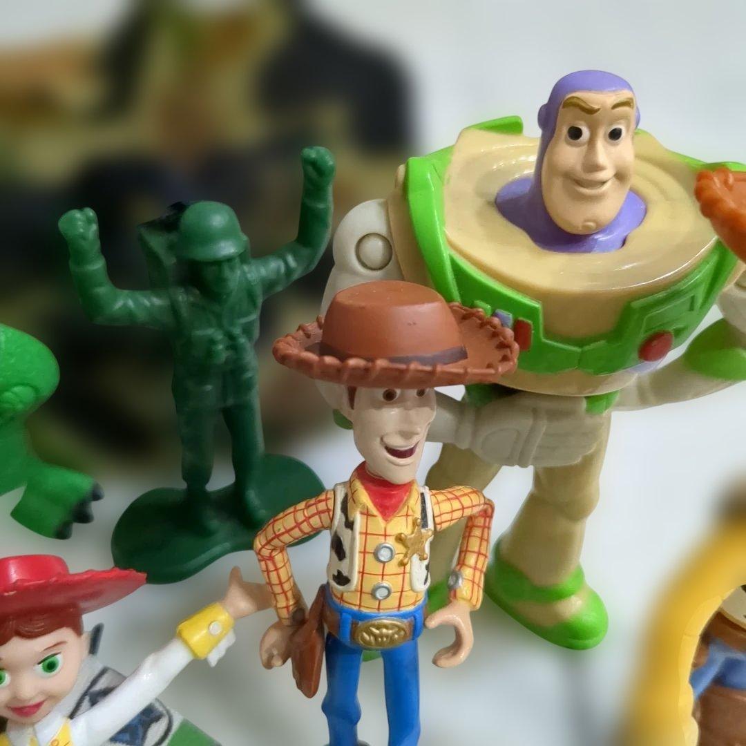 希少【中古】ディズニーピクサー　トイ・ストーリーフィギュア　バズ　ジェシー　ハム