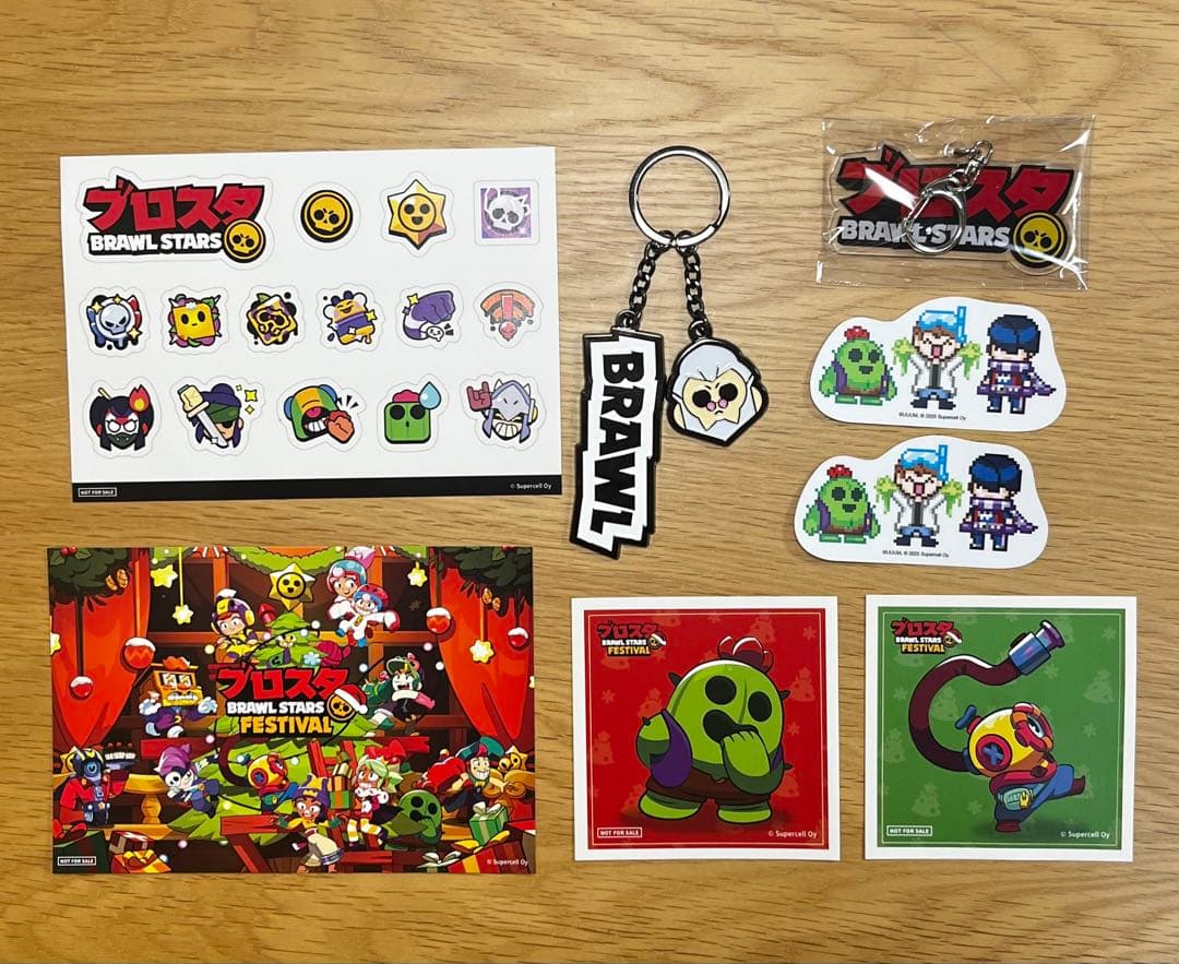 y()oクロウの帽子とバイロンのキーホルダーのみ