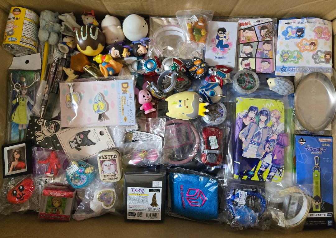 アニメグッズなど 140サイズ ノンジャンル 大量 まとめ売り 約700点