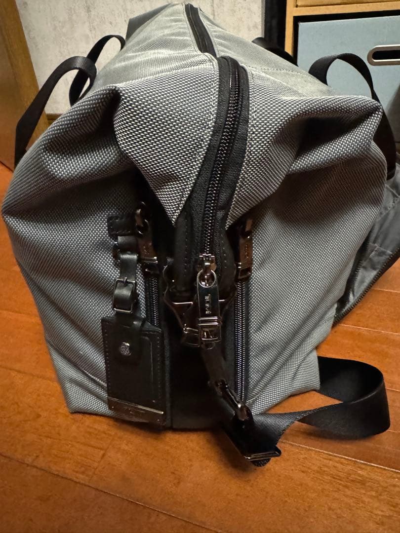 TUMI ボストンバッグ グレー