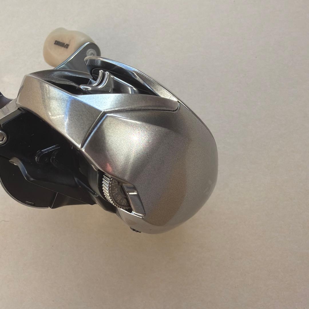 『ダイワ』21ジリオンSVTW1000XH（ギヤ比8.5）純正カスタム★超美品