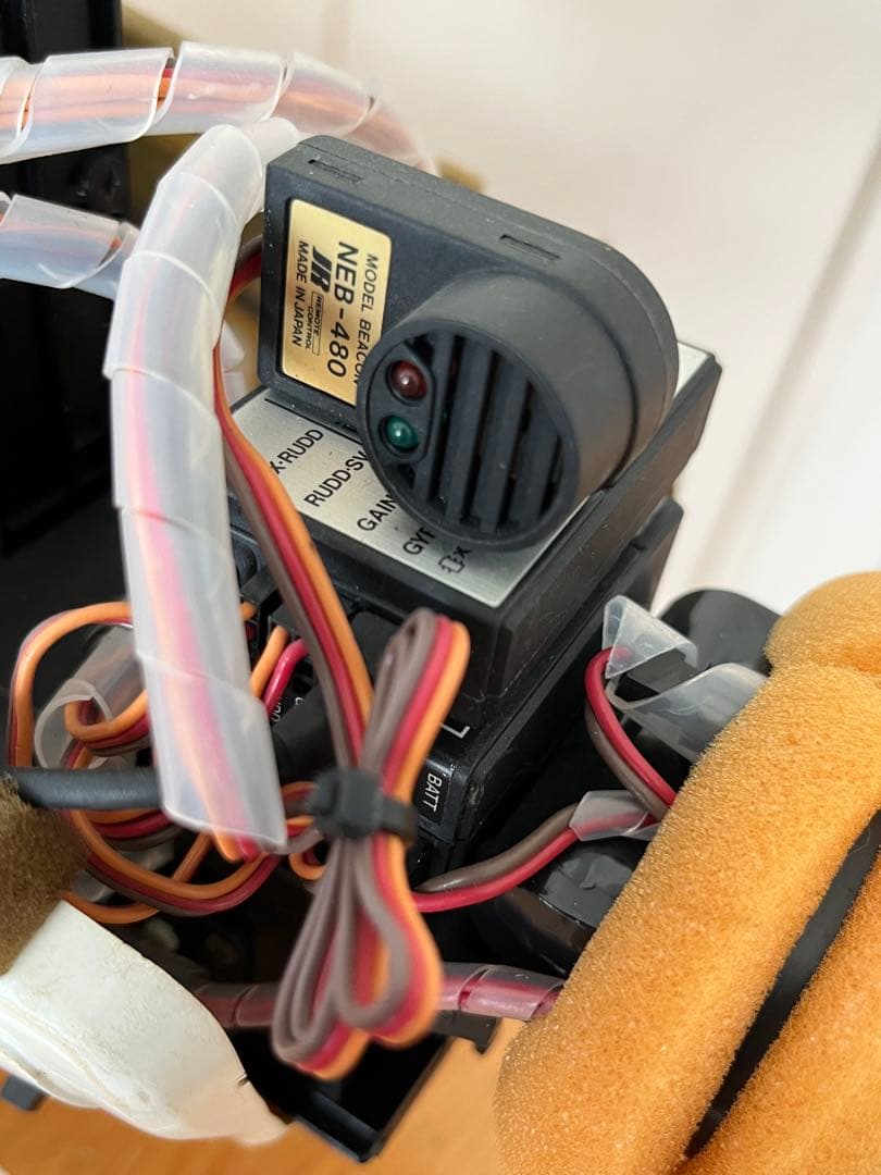 ヒロボーシャトル　TOP ARROW ボディ　ヘリコプター　ジャンク品