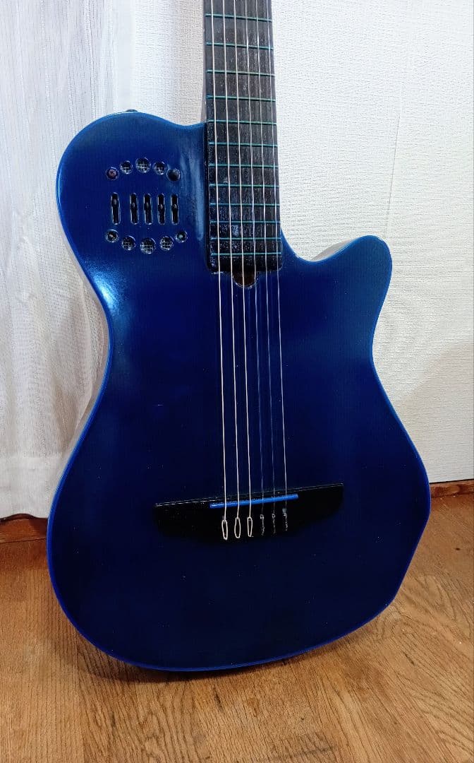 Godin Multiac エレアコ・オーシャンブルー仕立て