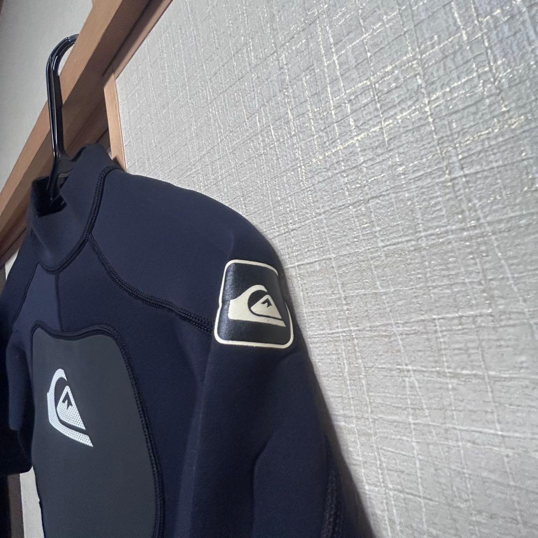 Quiksilver ブラック ショートスリーブウェットスーツ