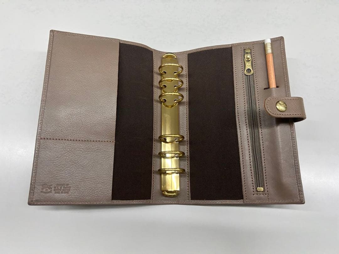 美品⭐︎イルビゾンテ 手帳