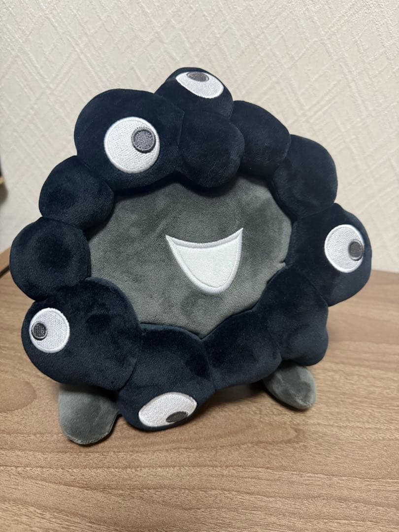 ミャクミャク　這い型ぬいぐるみ　Lサイズ　黒ミャクミャク