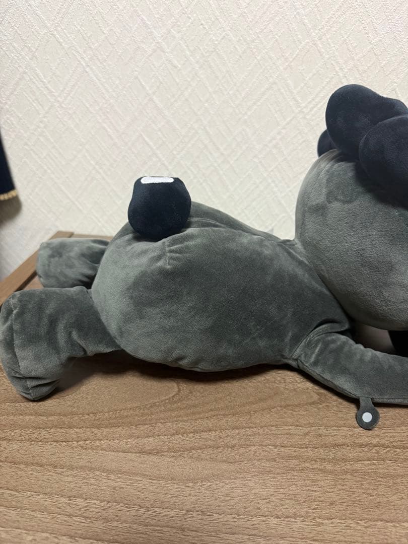 ミャクミャク　這い型ぬいぐるみ　Lサイズ　黒ミャクミャク