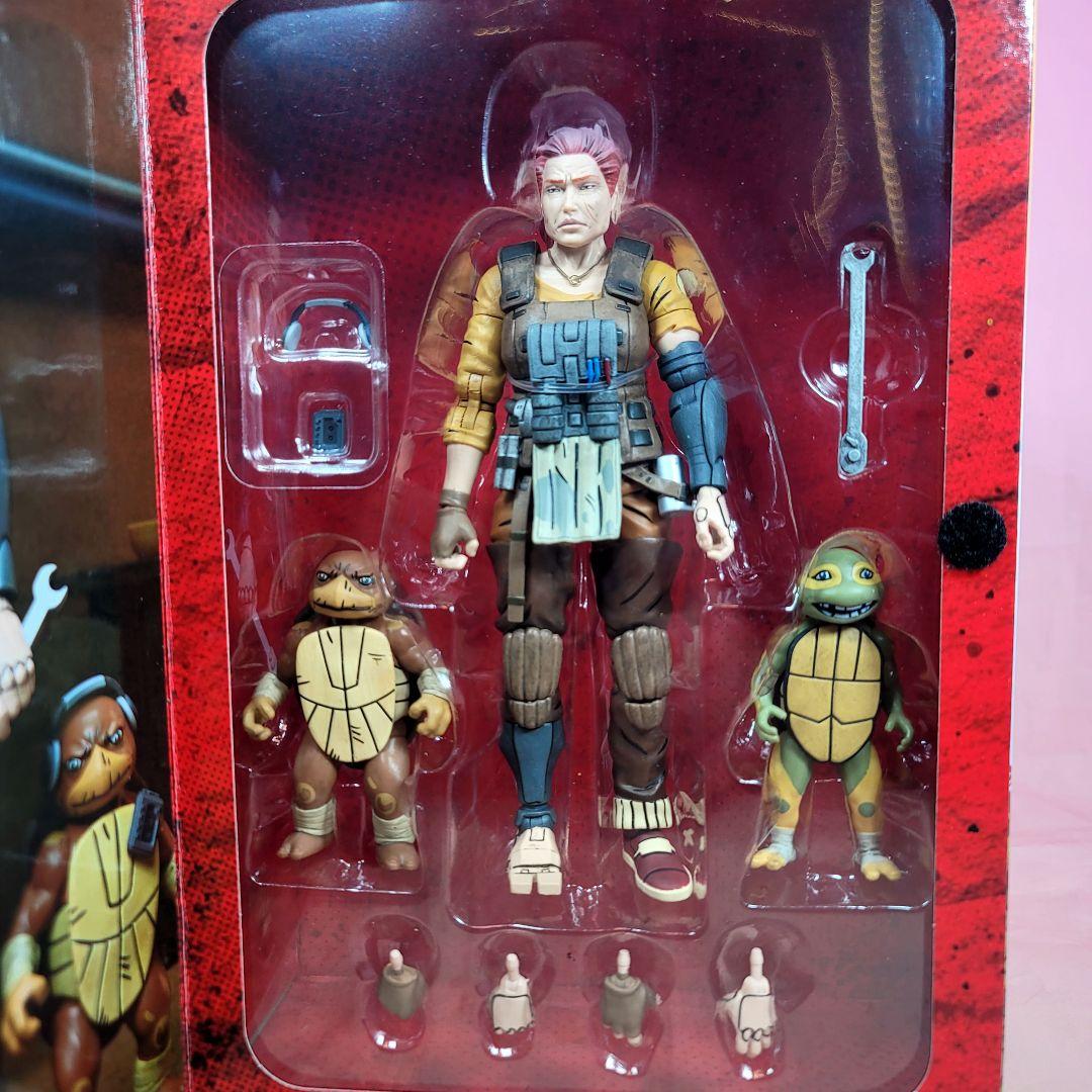 【NECA】新品 正規品 TMNT ロスト・イヤーズ グラミー・エイプリル