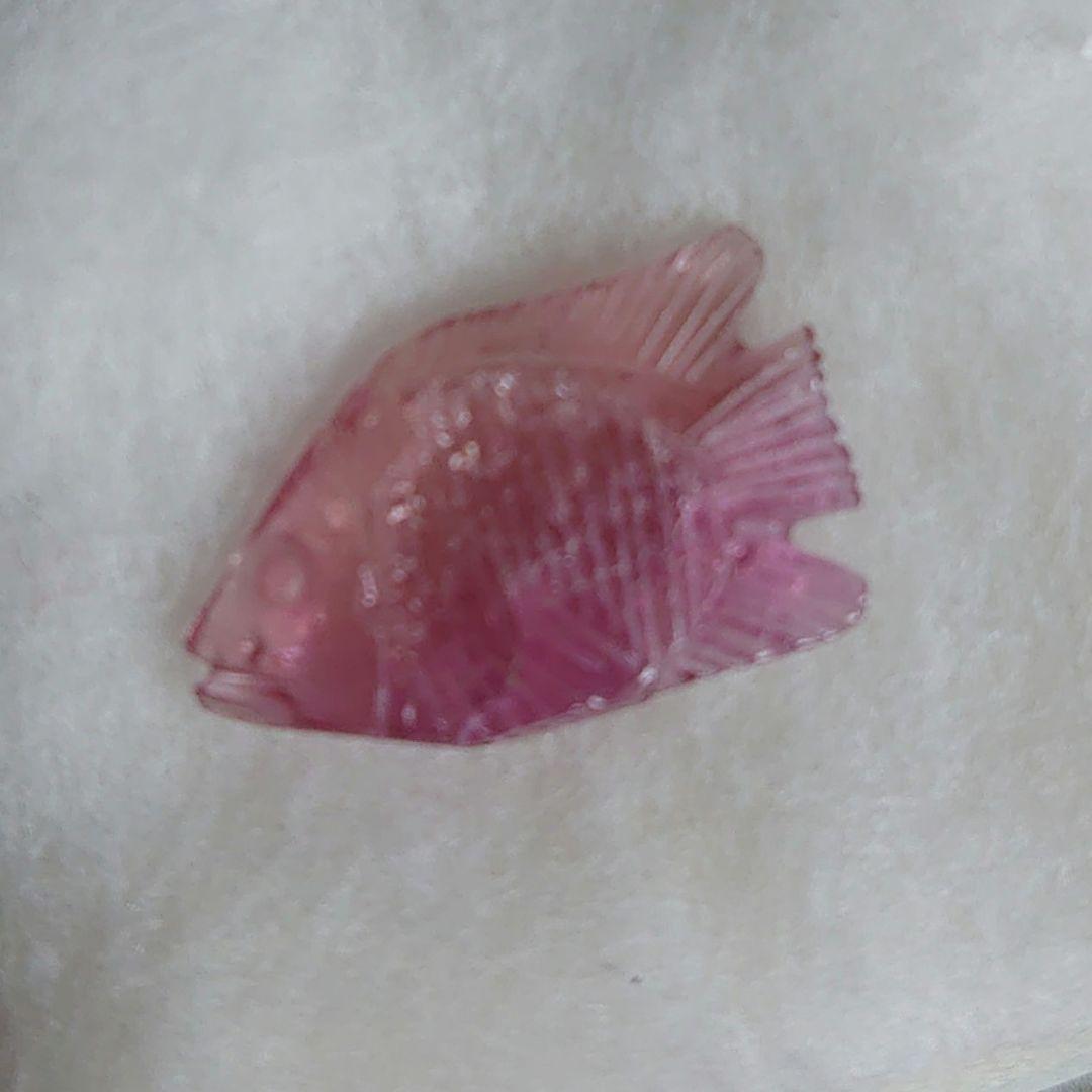 トルマリン・ルース ・魚形カービング