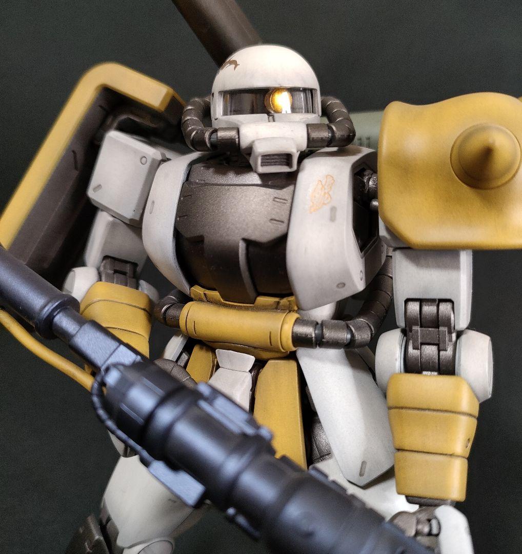 ガンプラ 塗装済完成品 MG MS-06F ザク Ver.2 ビーム兵器試験型