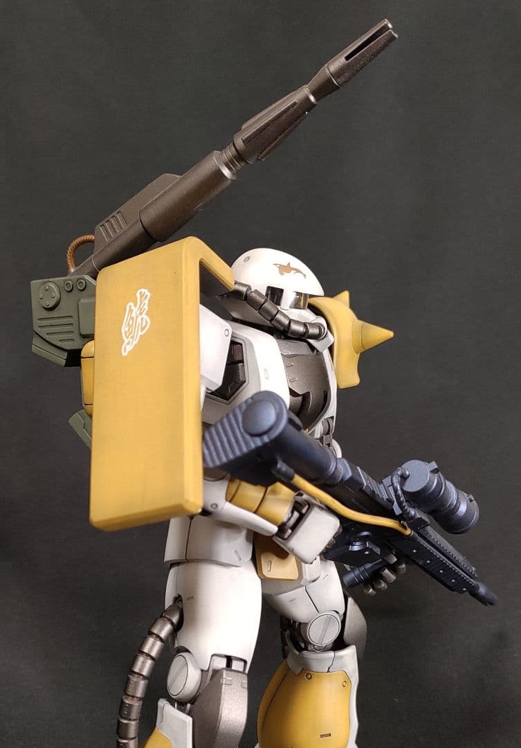 ガンプラ 塗装済完成品 MG MS-06F ザク Ver.2 ビーム兵器試験型