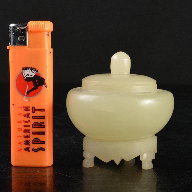 中国　玉石彫刻　小さな三足香炉　蓋炉　V　6621