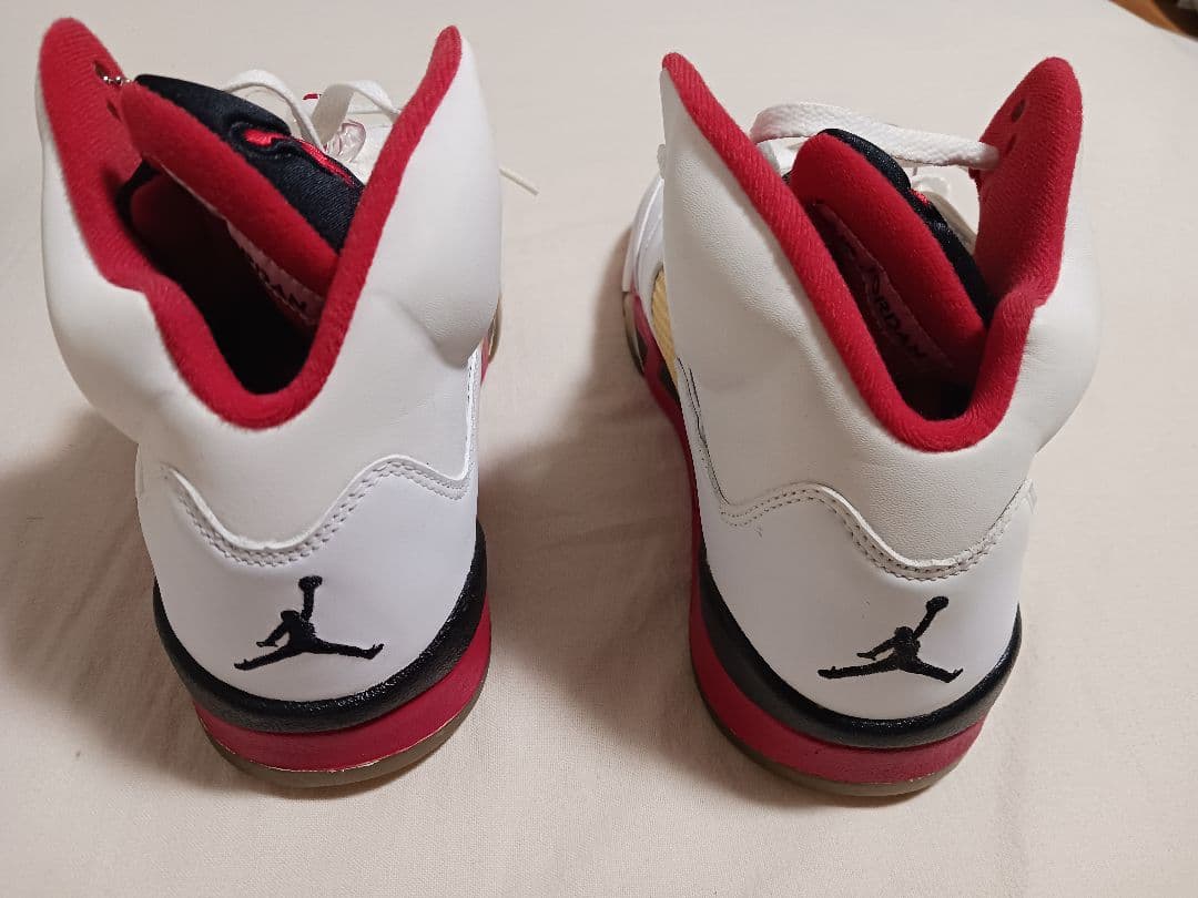 AIR JORDAN 5 RETRO 　エアジョーダン　スニーカー