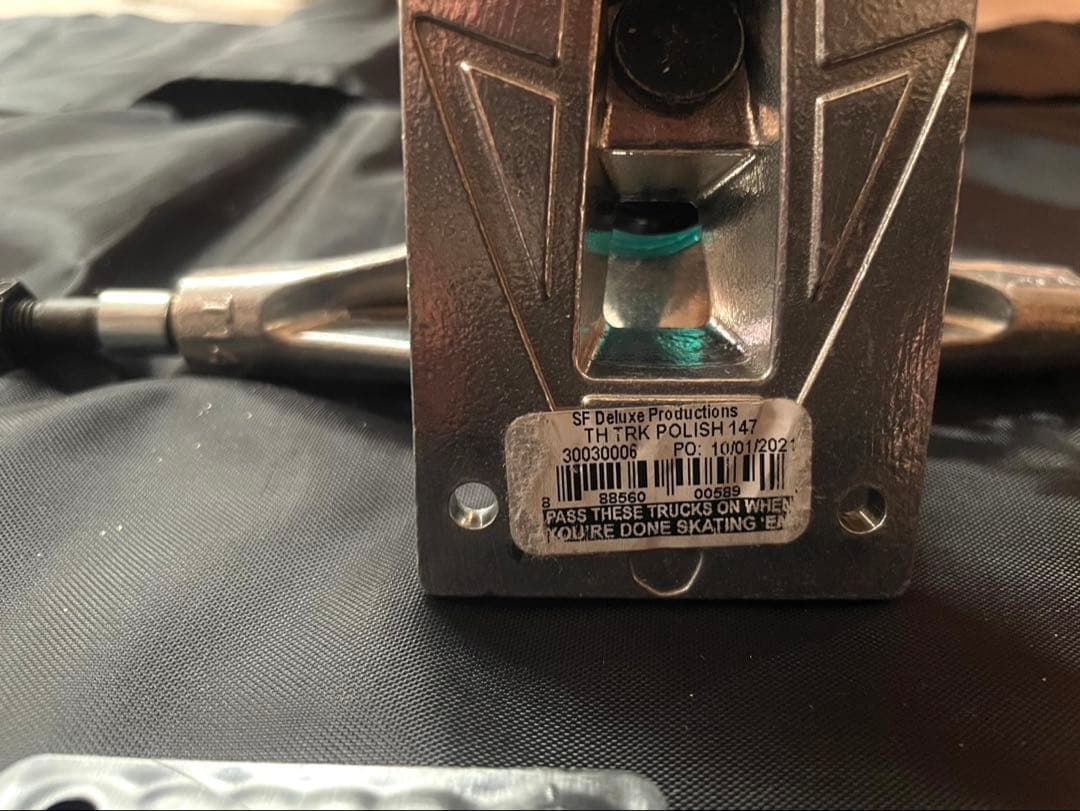 THUNDER TRUCKS トラック スケボー