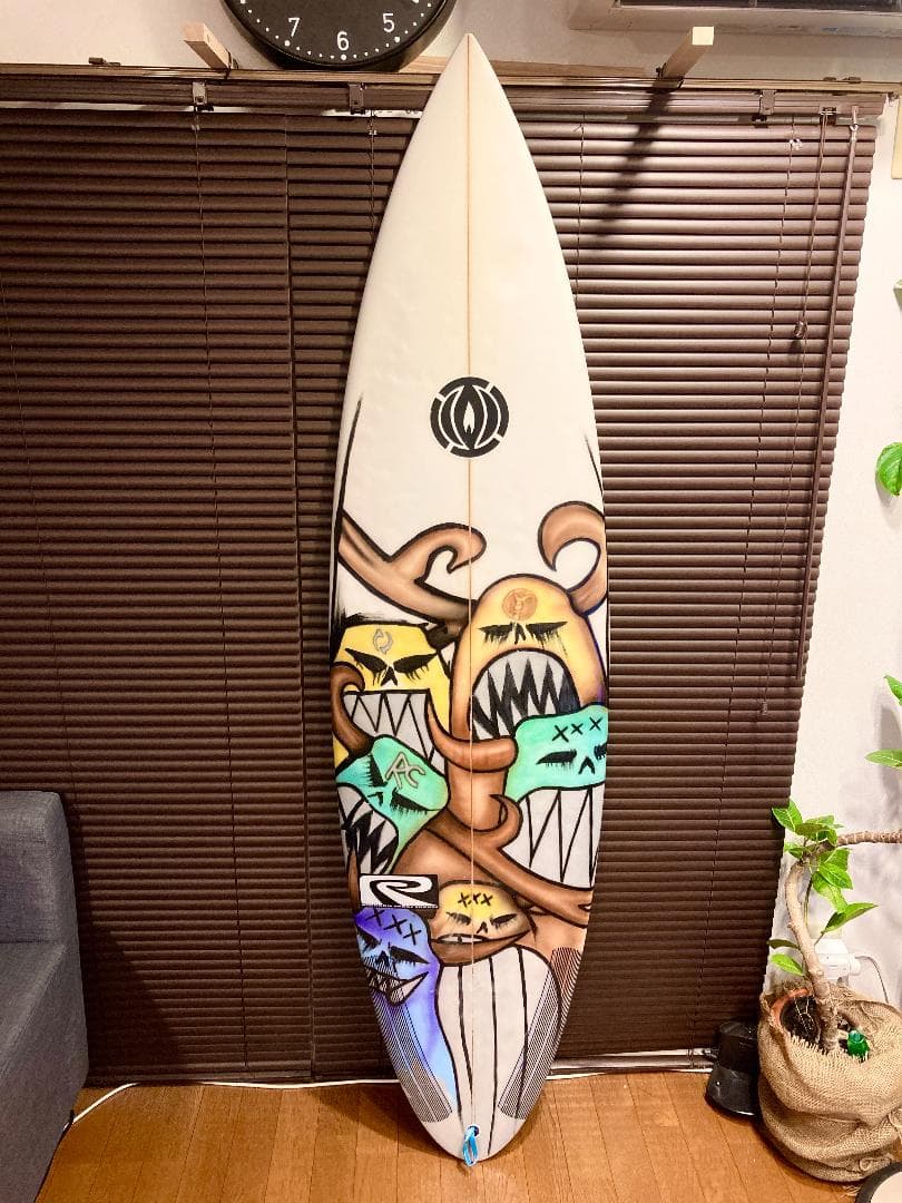 ★LIGHT　777TRIPLE サーフボード　6,1 アートペイント★