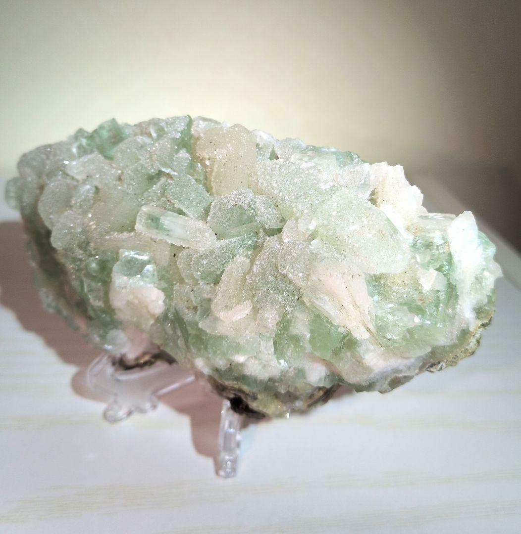 グリーンアポフィライト （魚眼石）　鉱物標本