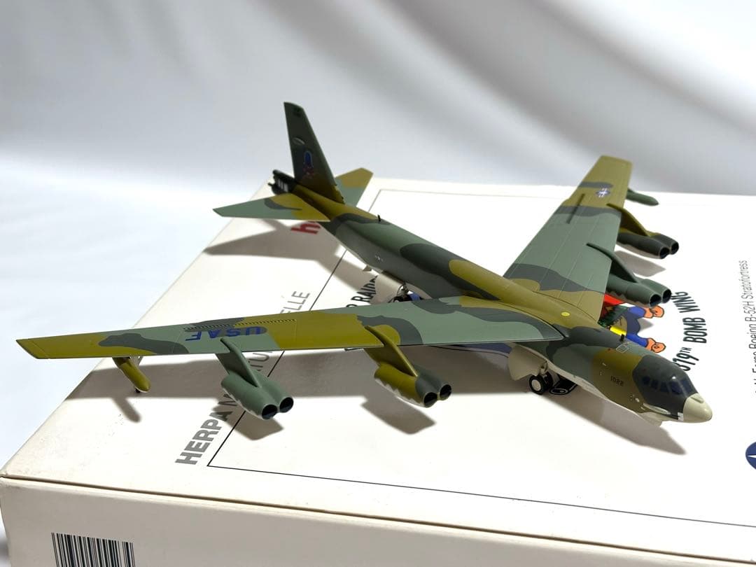 航空機・ヘリコプター herpa 1/200 B-52H Stratofortress