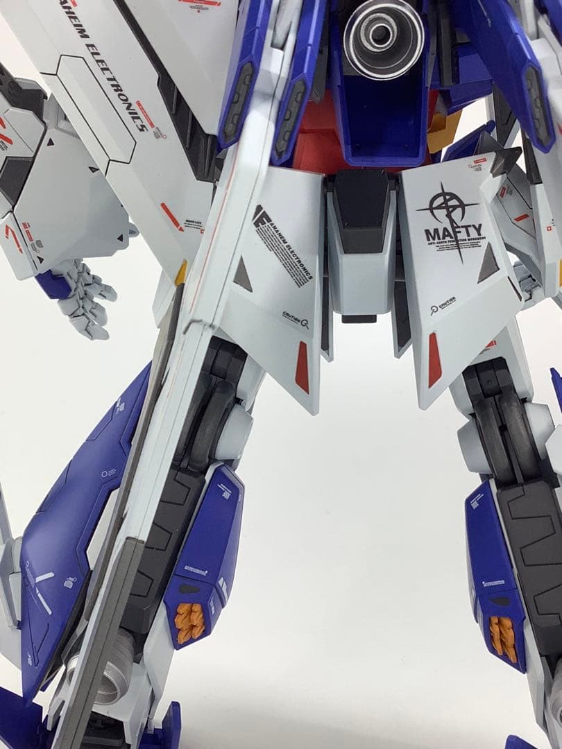 HGUC RX-105 クスィーガンダム　塗装済完成品