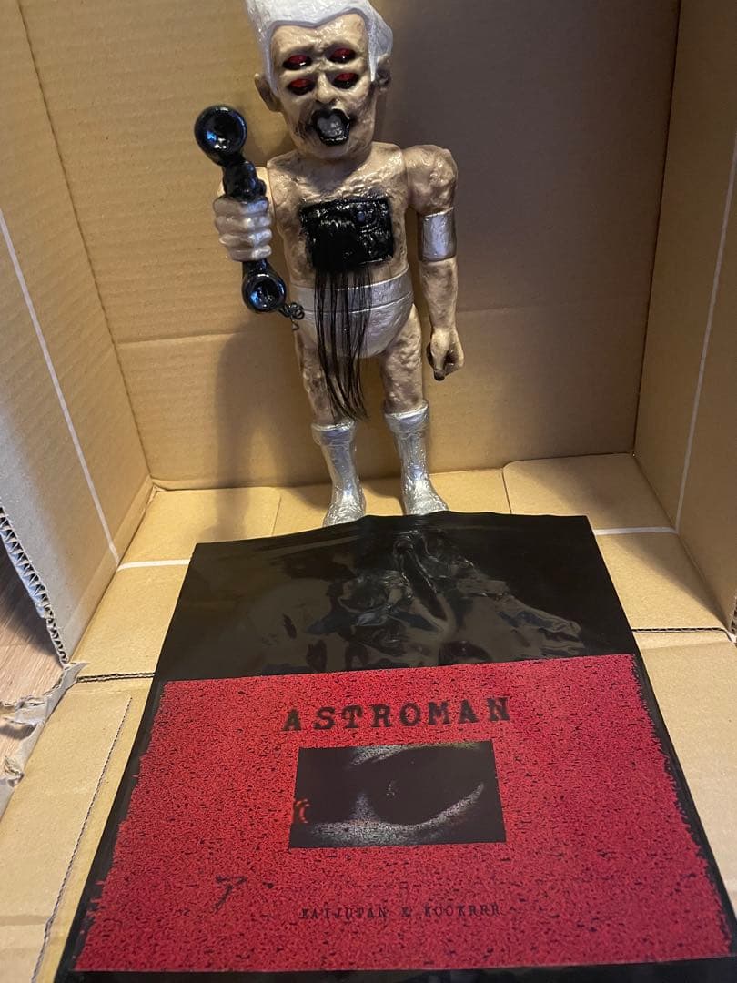 その他 KAIJU TAN X KOOKRRR ASTROMAN