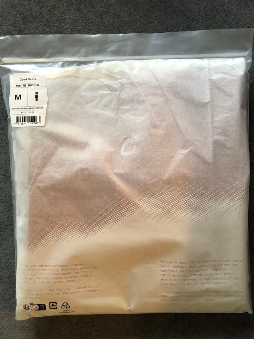 【新品未使用】on 新色 メンズMサイズ Court Shorts フェデラー