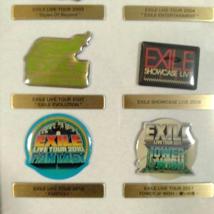 ★セットへ　EXILE LIVE TOUR PINS COLLECTION