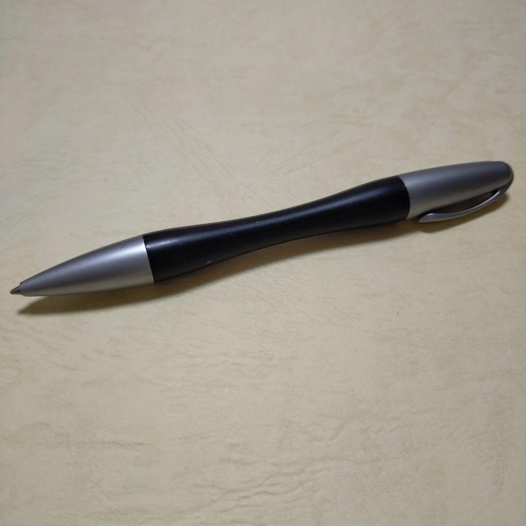 PELIKAN 黒インク流線型ボールペン