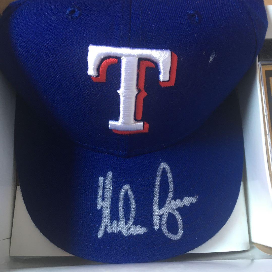 \"お値下げしました\"ノーランライアンのサインキャップです。