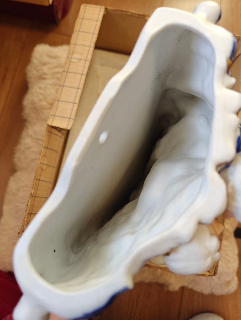 陶器の壁飾り 男女の人物