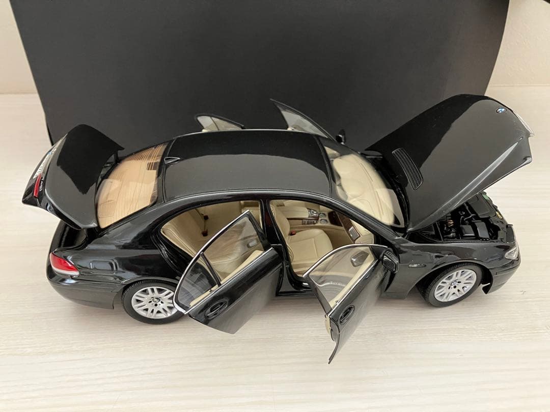 1/18 京商  7 Series 745i