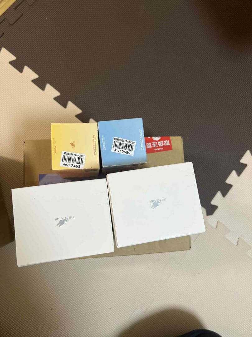 Big into Energy 2箱 + PIN FOR LOVE ピース　2箱