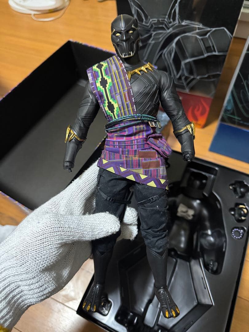 ブラックパンサー　ティチャカ　ホットトイズ