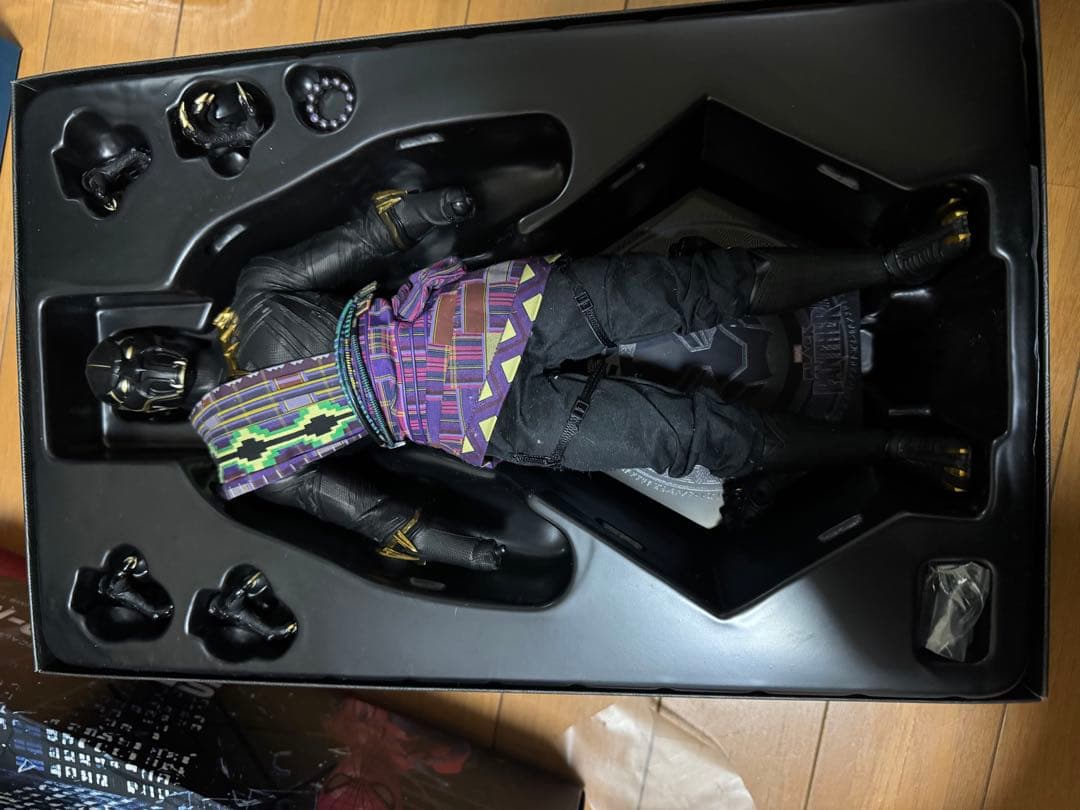 ブラックパンサー　ティチャカ　ホットトイズ