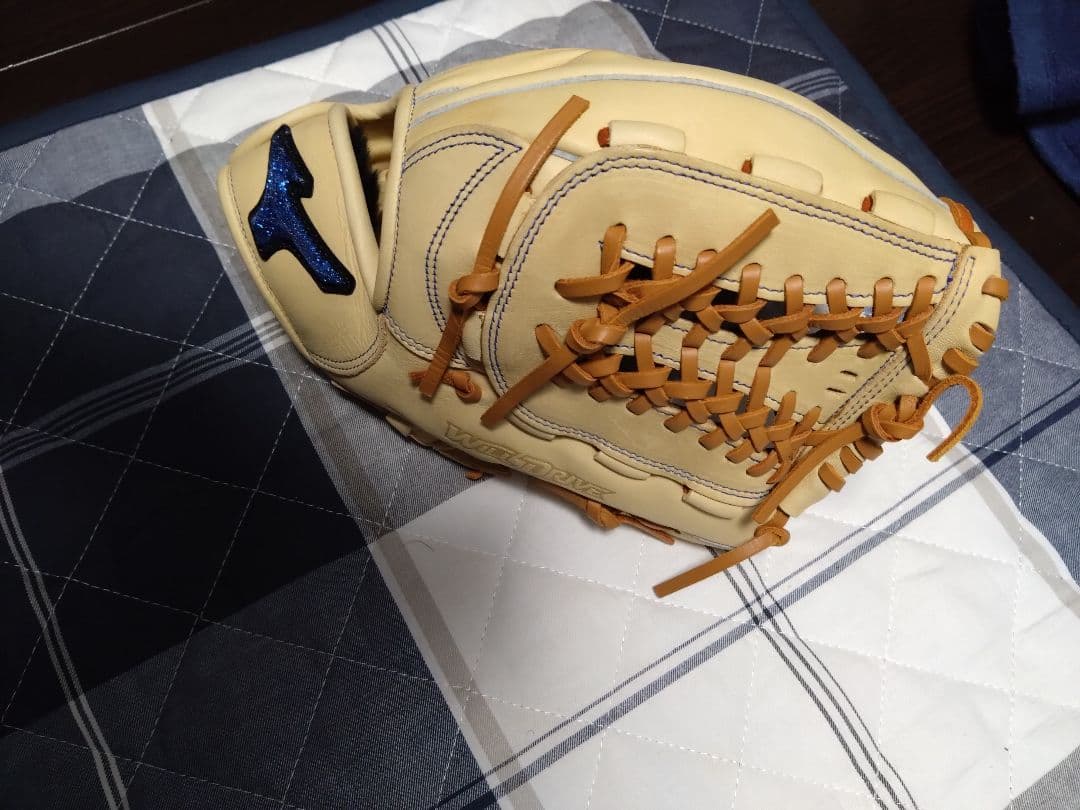 ぶ*ん様 ミズノオールラウンド　右投用軟式グローブ　スラッガーグラブ袋込