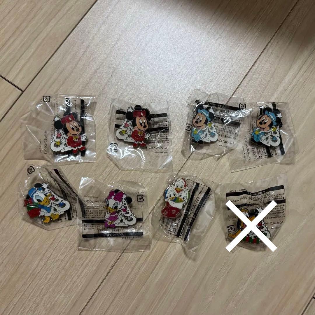 ディズニー ピンバッジ チャーム 35個 バラ売り可