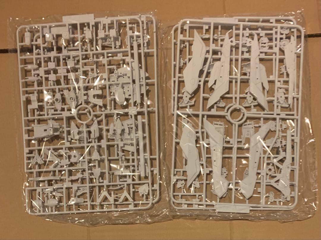 1/100 ガンダムアストレイゴールドフレーム天ハナ 海外製プラモデル