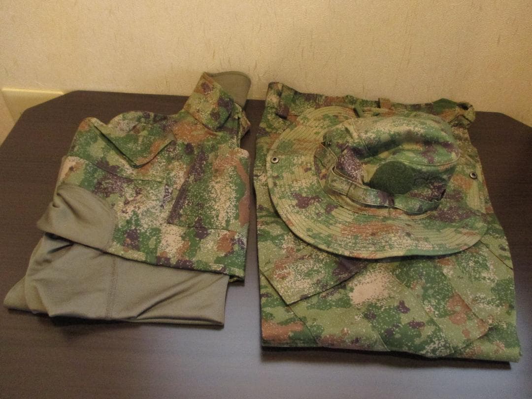 未使用　中国軍　21式　星空迷彩服　サイズM　コンバットシャツ　上下セット　帽子