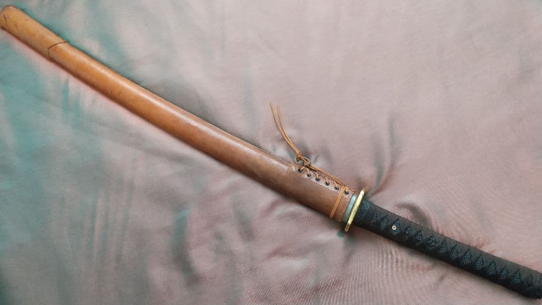 【概ね美品】模造刀 軍刀 革鞘 皮鞘 時代 ミリタリー サバゲー 日本軍 鍔