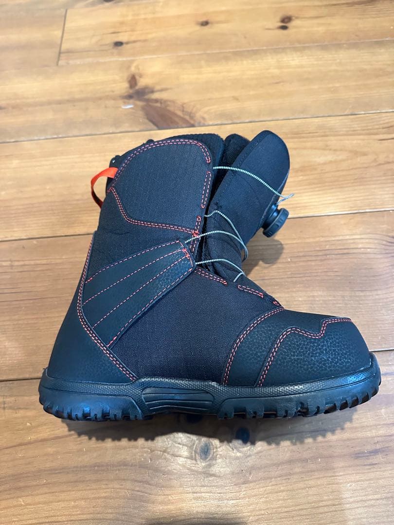 スノーボードブーツ ボアシステム搭載