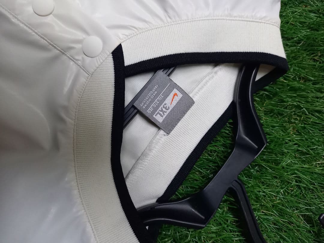 ダルビッシュ着用　ナイキ　ウインドブレーカー半袖