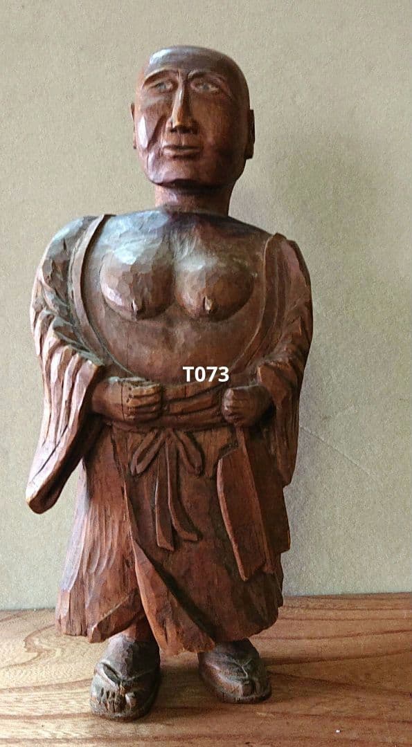 木彫りお坊様の置物