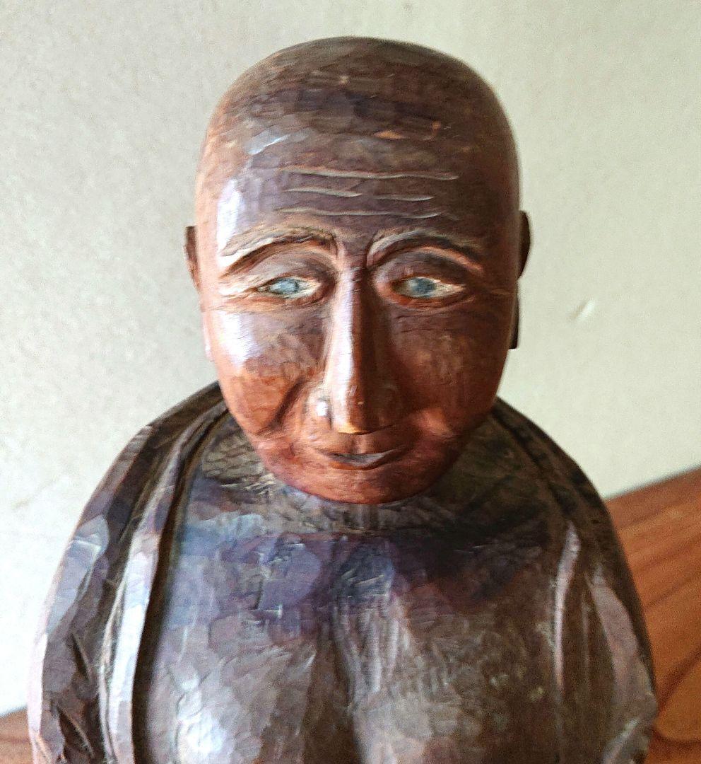 木彫りお坊様の置物