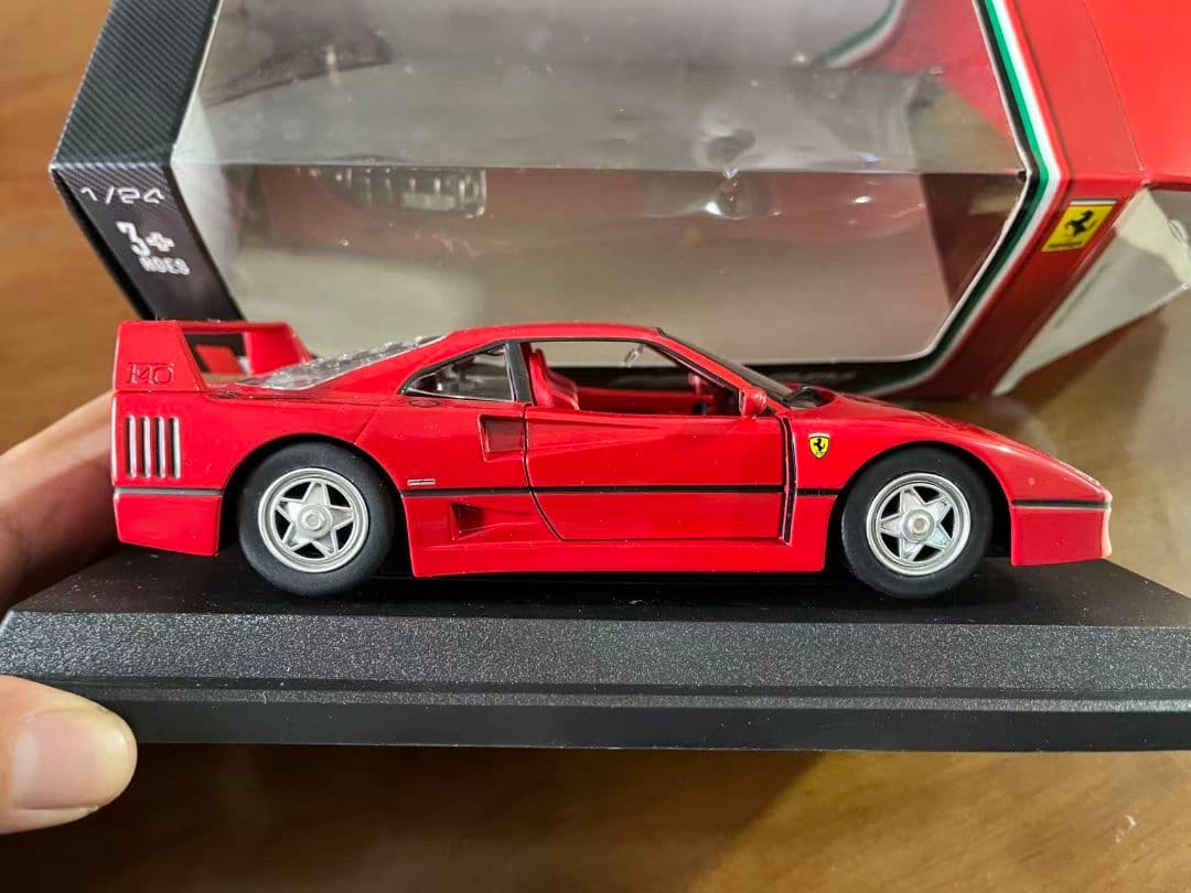 ミニカー1/24Ferrari F40Bburago