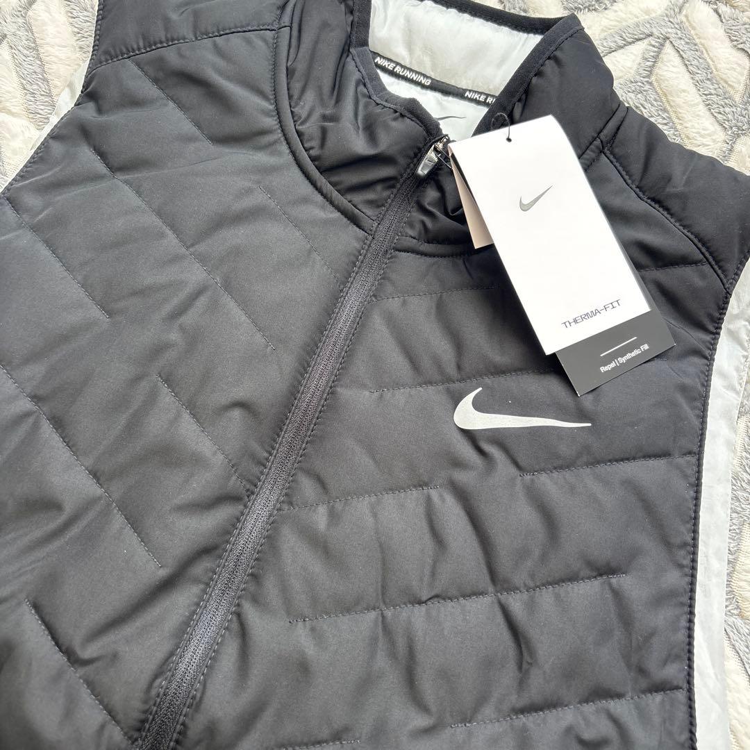 新品　ナイキ　メンズ　ランニングベスト　中綿　ブラック　黒　軽量　撥水　L