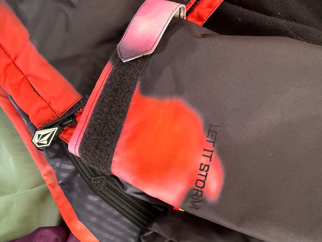 Volcom 子ども用 スノーボードウェア