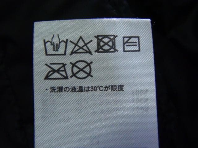 24914　IGNIO メンズ　中綿入りベスト　黒　サイズＭ