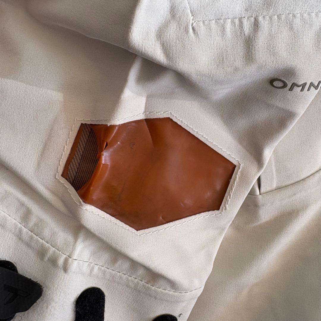 Columbia TITANIUMスノーボードウェア ジャケットMパンツLカモ柄