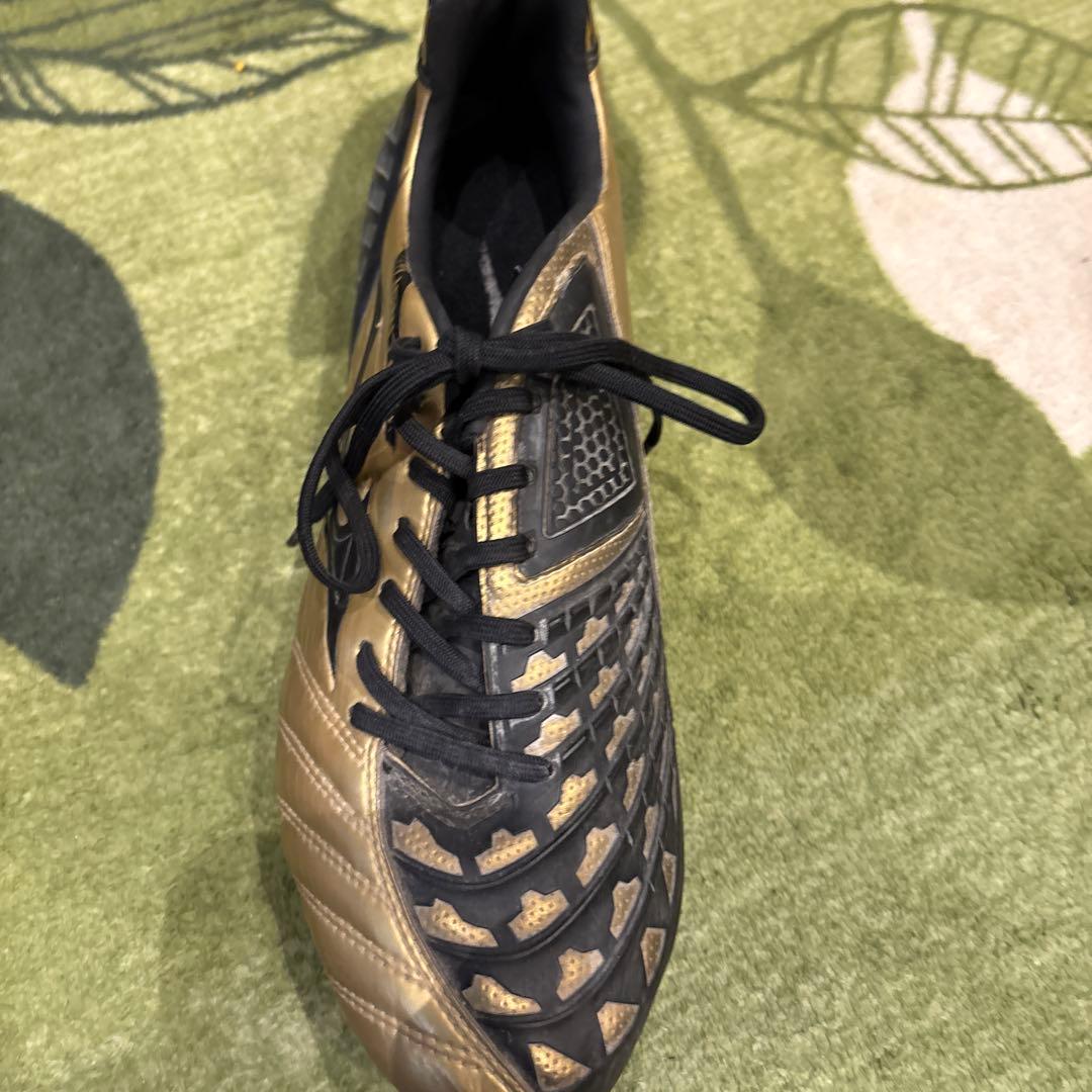 ミズノ　イグニタス　ゴールド　26cm 本田圭佑